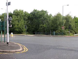 Hoviley Brow from the intersection of Clark Way and Femally Street 2009 - 18kB jpg