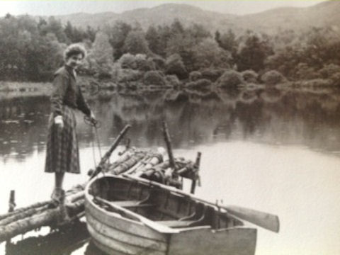 Wendy tarn side - kB jpg