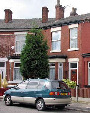 36 Higher Henry Street, Hyde - 35kB jpg