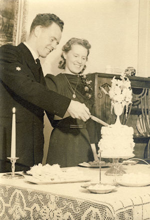 Roy and M Nixon's wedding - 35kB jpg